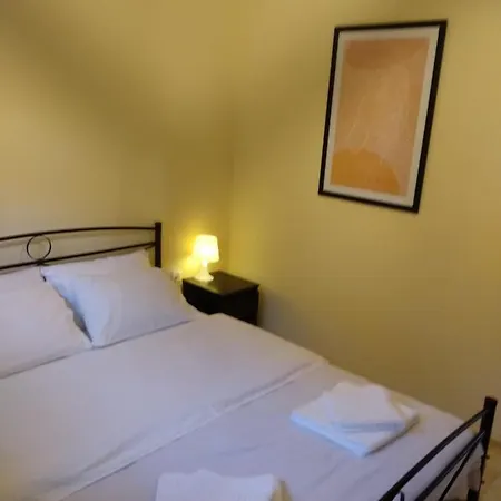 Polytimi House * 卡拉维塔